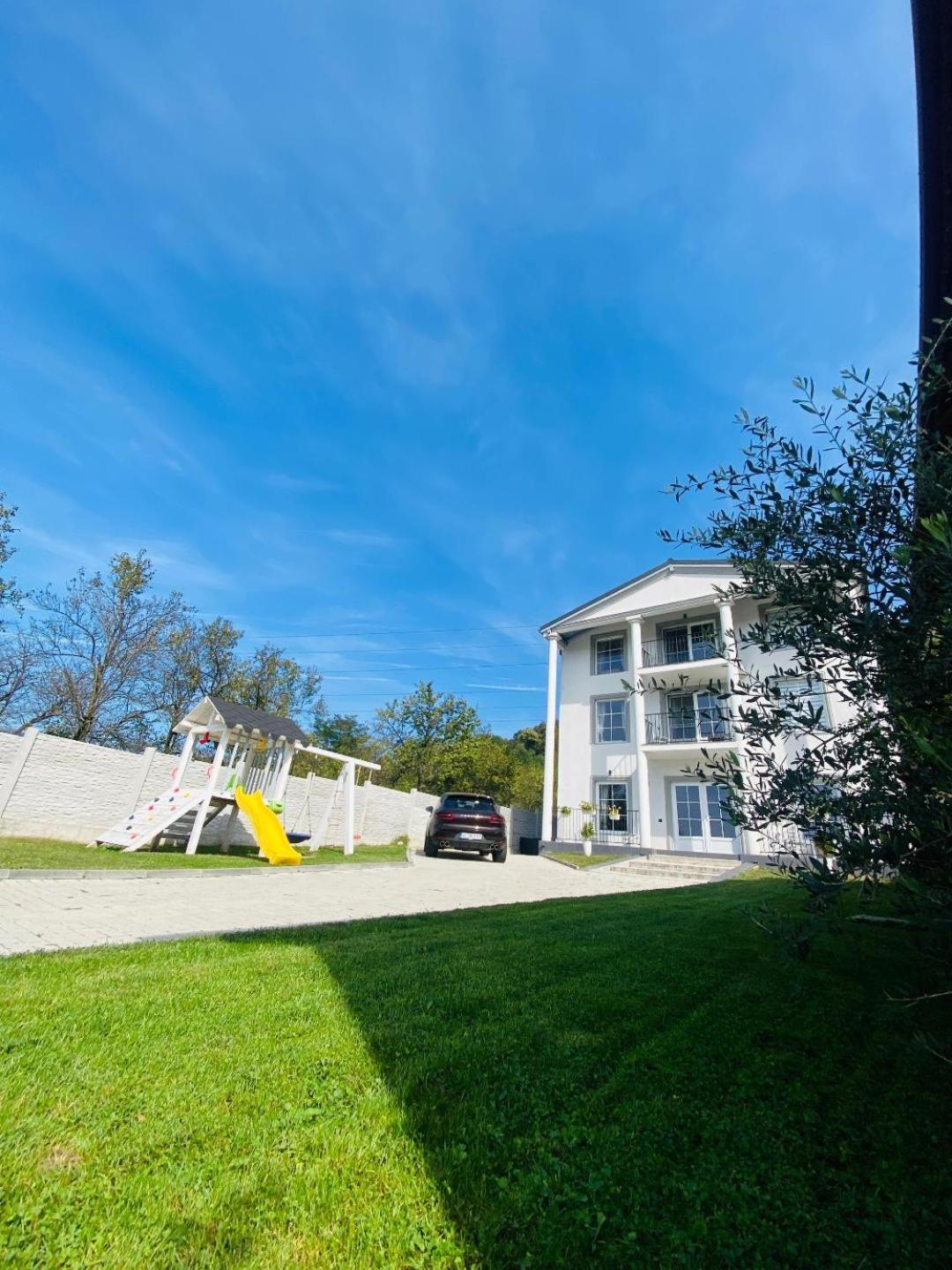 Green Hill Villa Călimăneşti 外观 照片